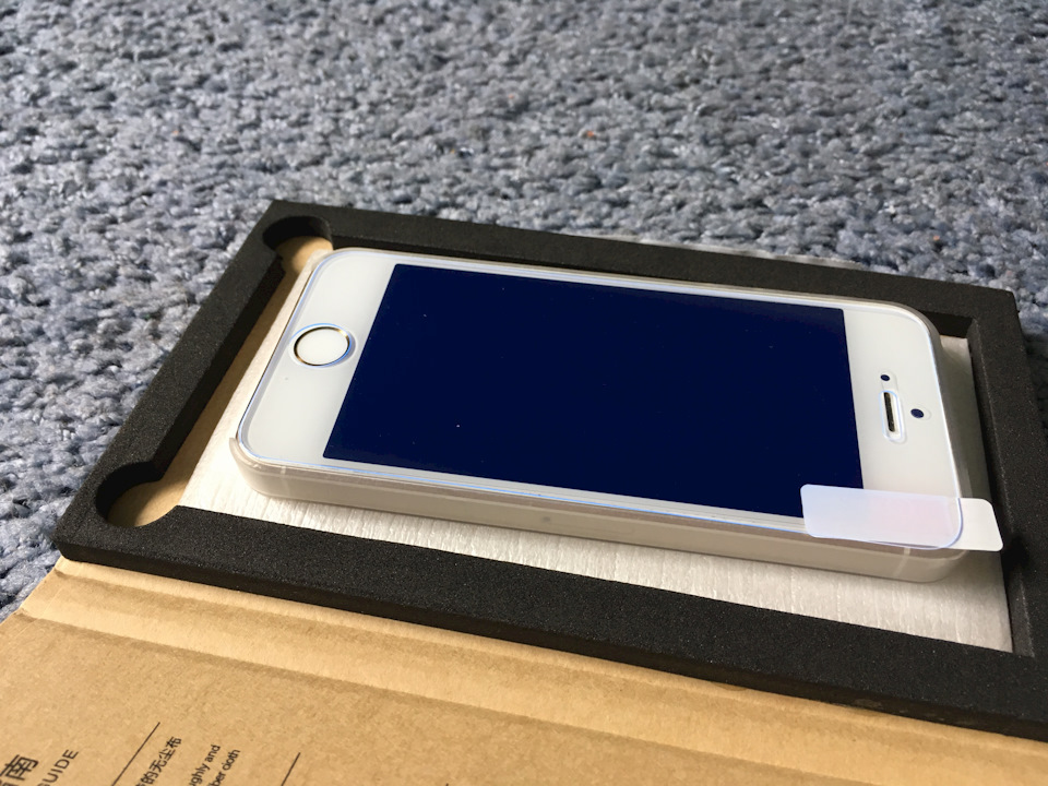 Защитное стекло с синим отливом на IPhone 5 5c 5s SE — DRIVE2