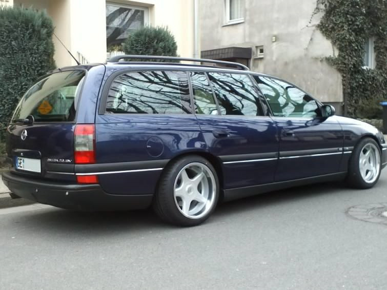 Омега универсал. Opel Omega универсал. Opel Omega b универсал. Opel Omega 2.5 МТ, 1999 универсал. Brock b1 Opel Omega.