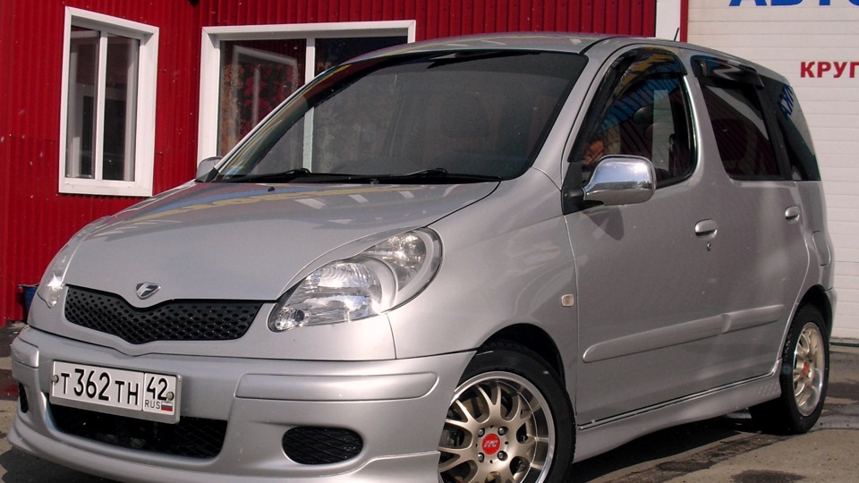 Toyota Funcargo 2000 Tuning