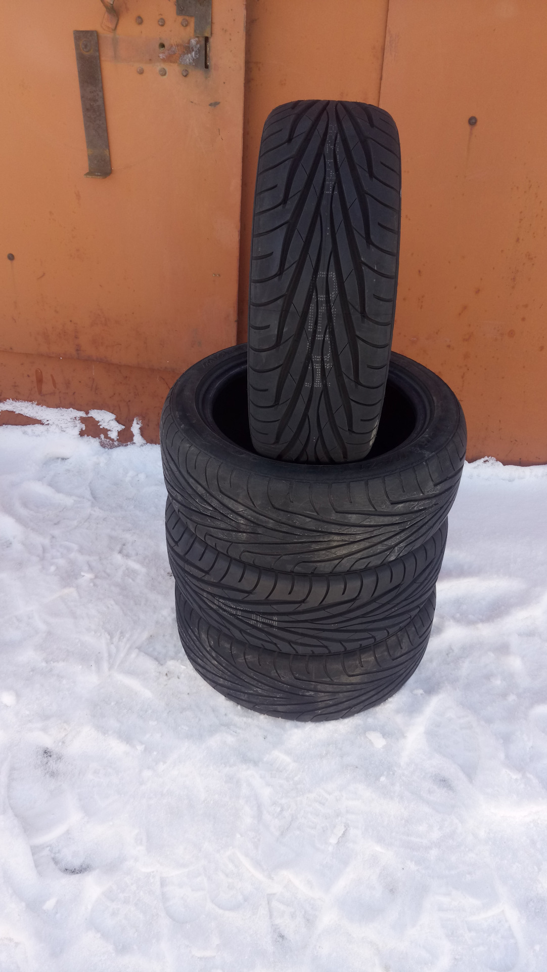 Шины максис виктра. Максис z1 Victra 195/50 r15. Maxxis шины r15 Victra. Maxxis ma-z1 Victra 195/55r15. 195/50 R15 Максис.