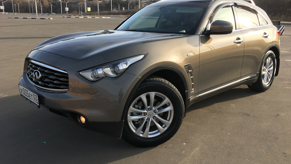 Infiniti fx50 перламутровый бирюза