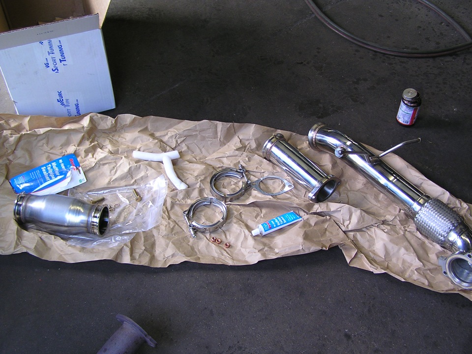 ну и весь комплект поставки включая крепления и термопасту для установки — Volvo S60 (1G)