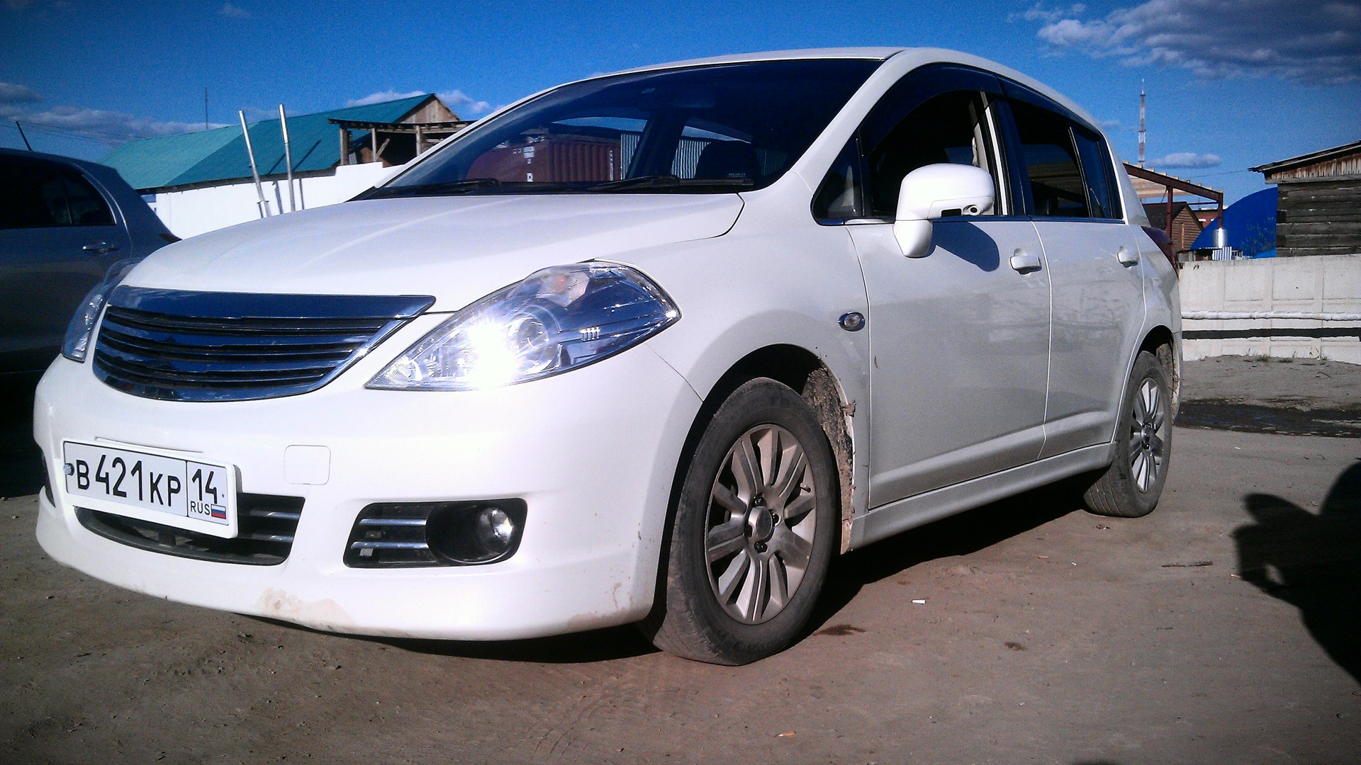 Nissan Tiida правый руль