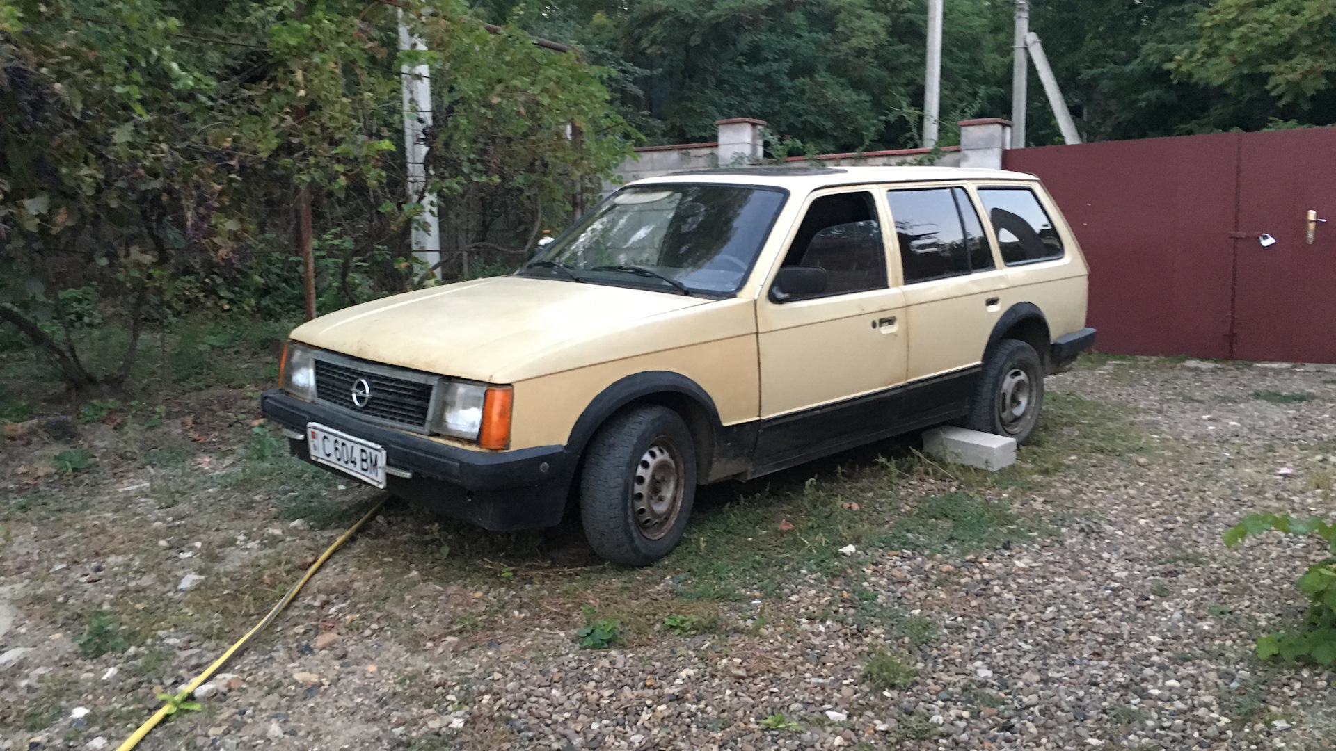 Опель кадет караван. Opel Kadett d Caravan. Опель кадет 1982. Опель кадет 1980. Опель кадет универсал.