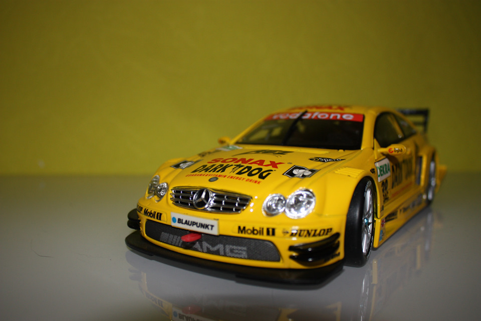 MAISTO 2004 MERCEDES-BENZ CLK-DTM 2004 #20 J. JANIS DIECAST SCALE