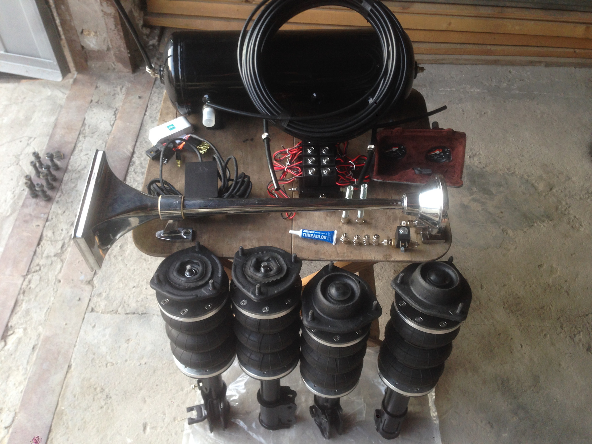 4х контурная пневма ваз. пневмостойки лансер 9. пневмоподушки на шевроле круз. пневмоподвеска на ваз 2112. пневмоподушки на уаз патриот.