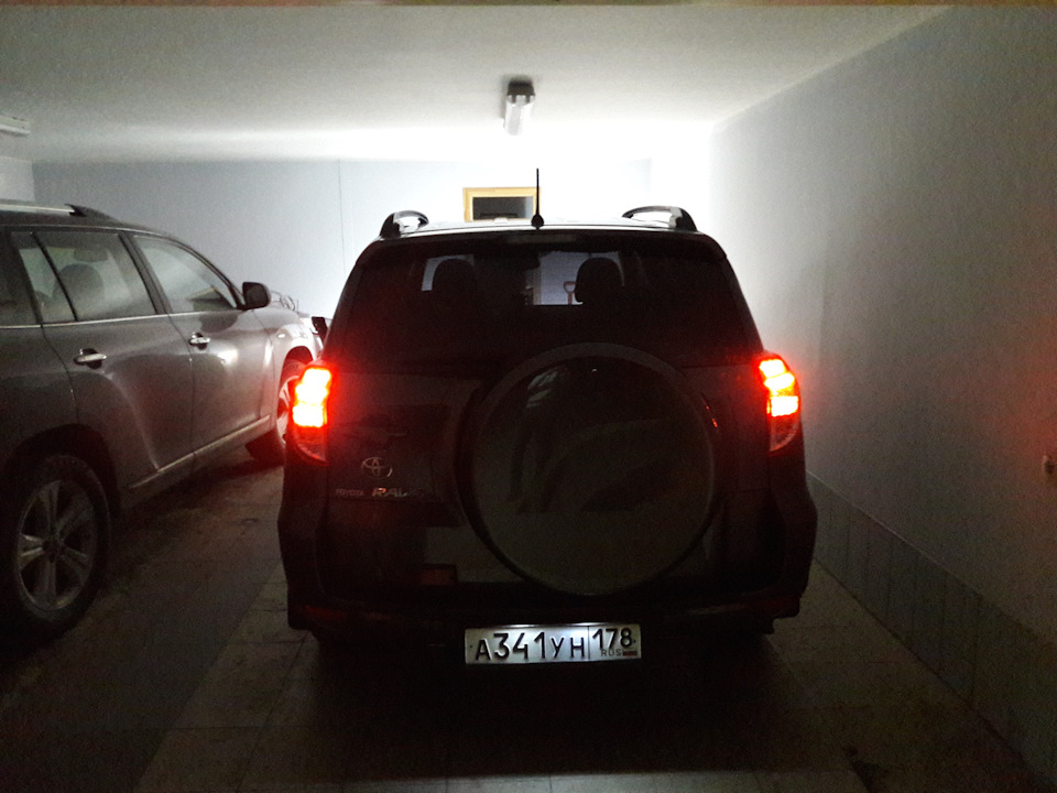 Фото в бортжурнале Toyota RAV4 (III)