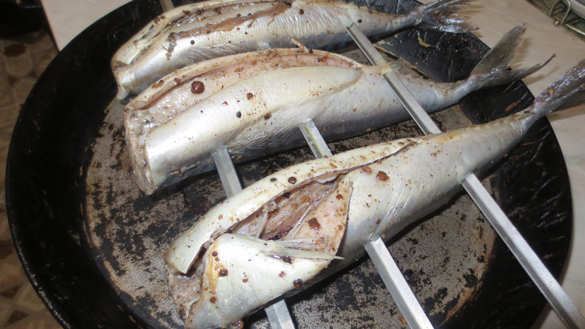 Рыба на шампурах