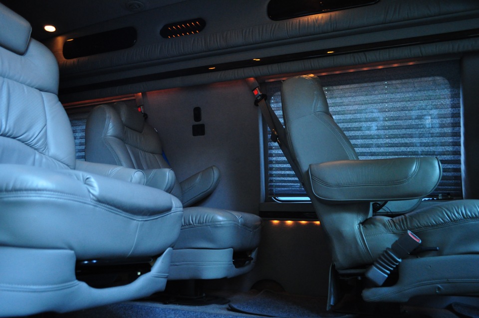 Chevrolet express салон. ривьера салон трансформер. 4 салон. 4 at салон. Volkswagen caravelle салон трансформер.