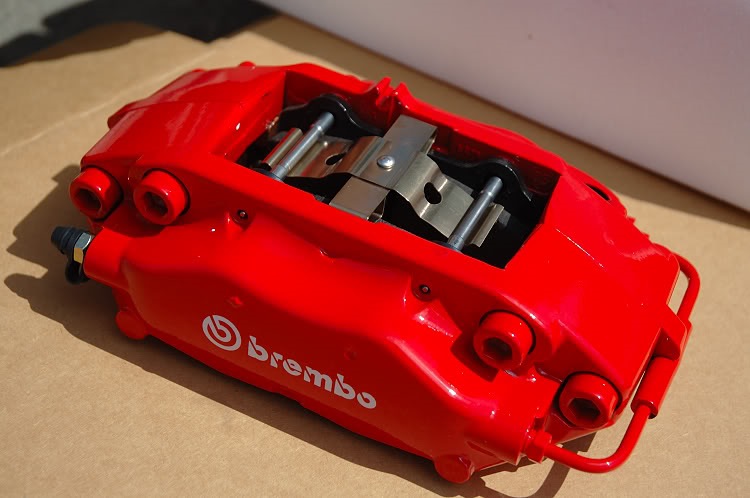 Суппорта стоит. Суппорт Peugeot 607 BREMBO. Peugeot 407 суппорт BREMBO. Суппорта BREMBO Peugeot 205. Суппорт Пежо 607 Брембо.