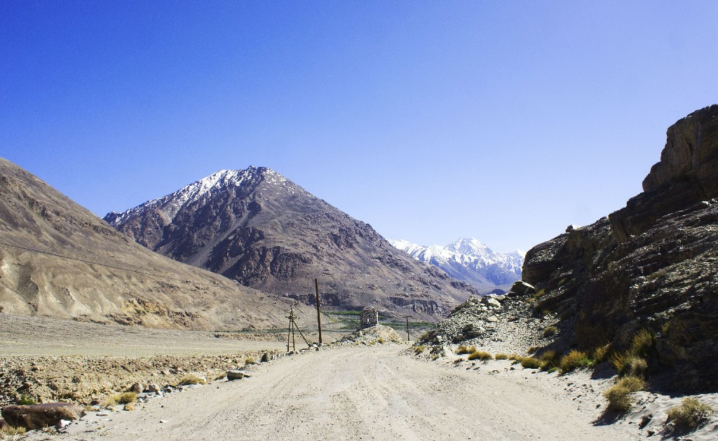 Мр3 таджикского. Памир горы Ишкашим. Восточный Памирский тракт. Горно-Бадахшанская автономная область. Крепость Ямчун в Таджикистане.
