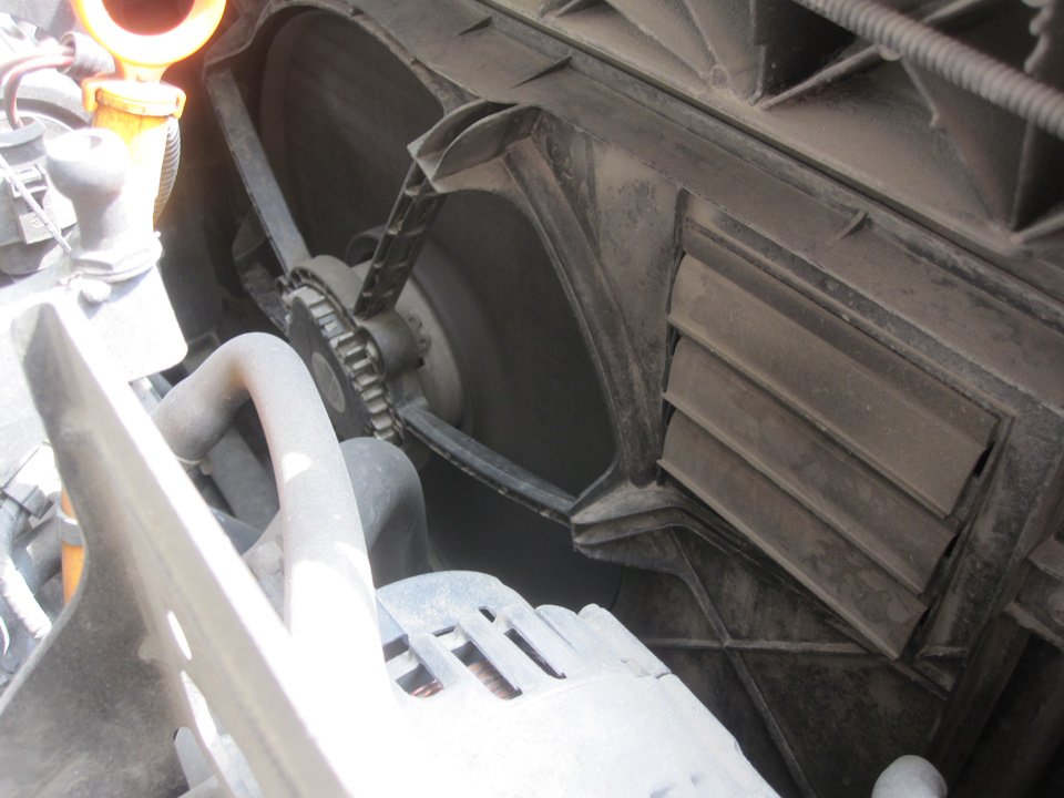 Вентилятор во всю крутится даже на заглушенной машине! — SEAT Leon (Mk II)