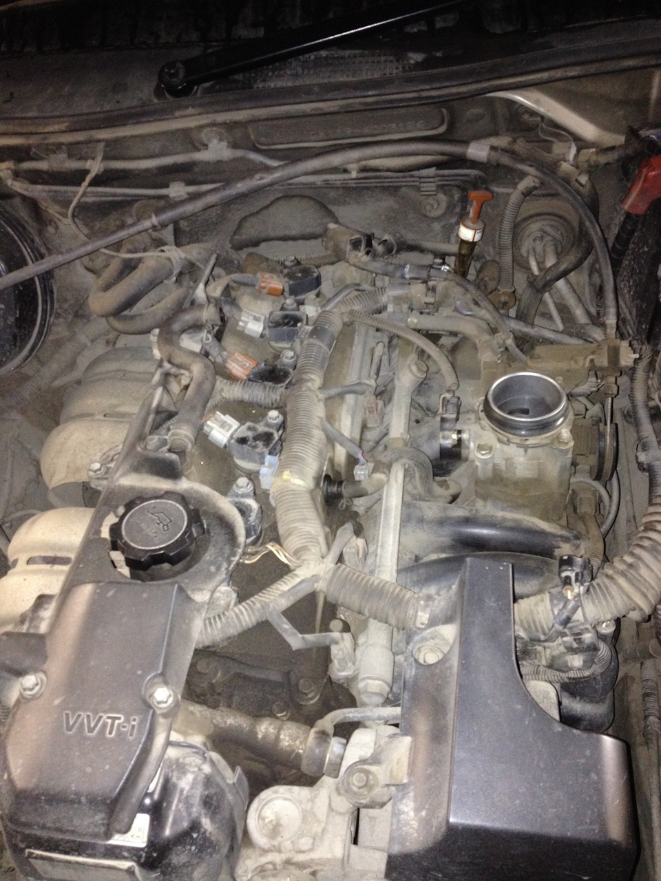 Замена демпфера пульсации топлива — Toyota Mark II (110), 2 л, 2001 ...