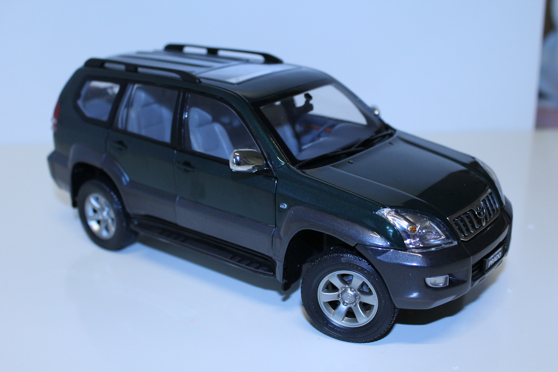 Прадо модели. Toyota Land Cruiser Prado 1 24. Тойота ленд Крузер Прадо 1:24мадель. Моделька Toyota Land Cruiser Prado 120. Тойота ленд Крузер Прадо модель 1 18.