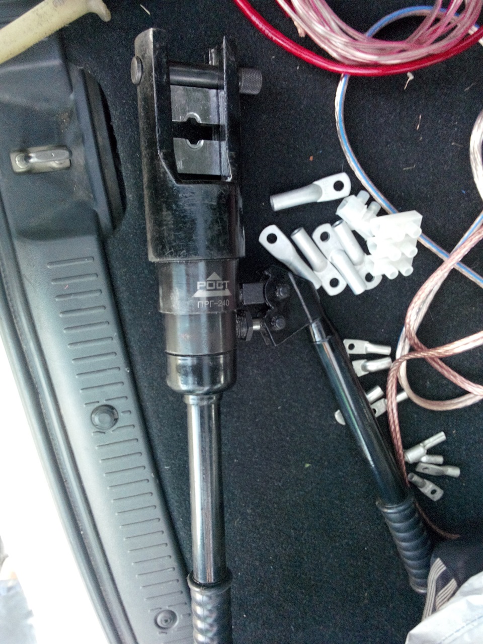 Подключение колонок, усилителя, проблемы с магнитолой — новая магнитола ...