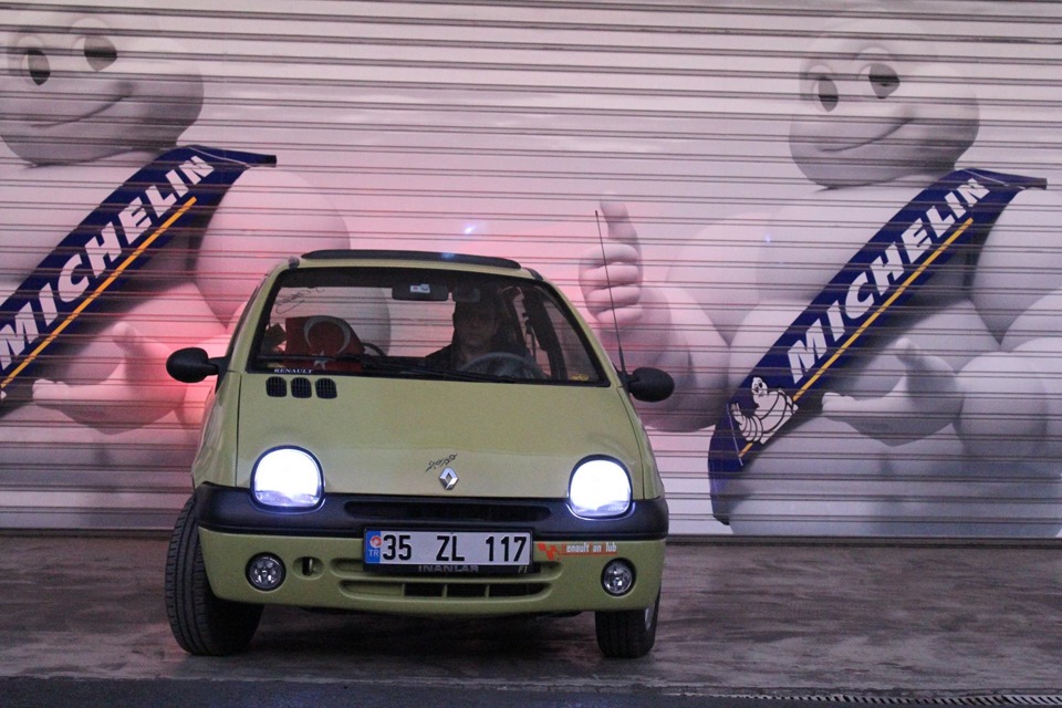 Renault Twingo v8