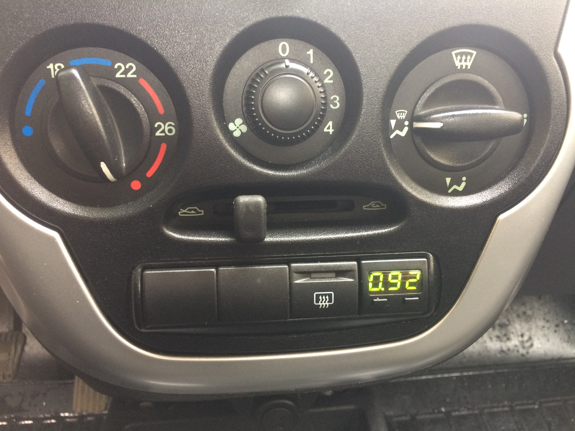 Уплотнители дверей, заглушки рулевых тяг, бк — Lada Гранта, 1,6 л, 2013 ...