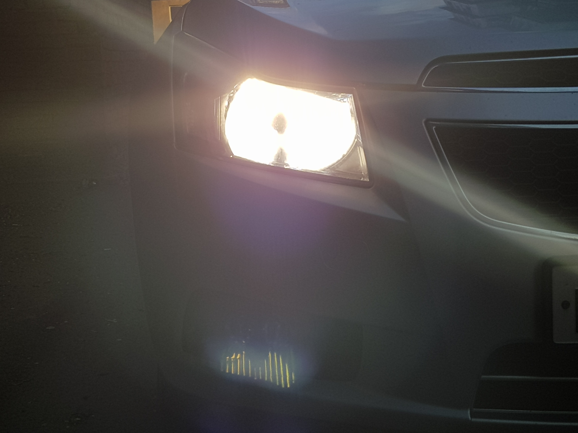 Установил Новые лампы осрам — Chevrolet Cruze (1G), 1,6 л, 2011 года ...