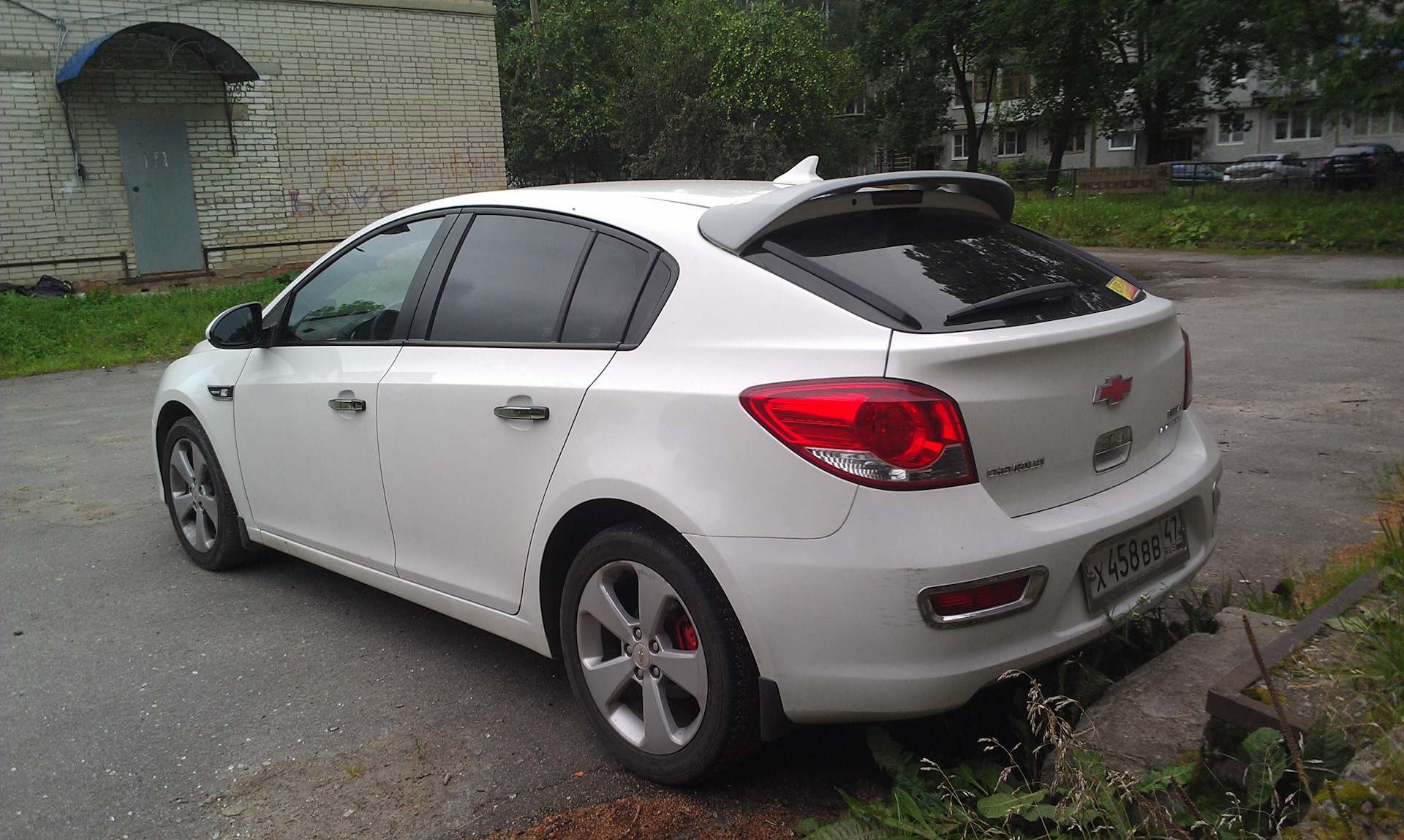 Спойлер Chevrolet Cruze хэтчбек