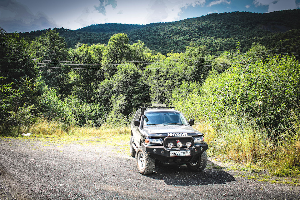 На очередной площадке… — Mitsubishi Montero Sport (1G)