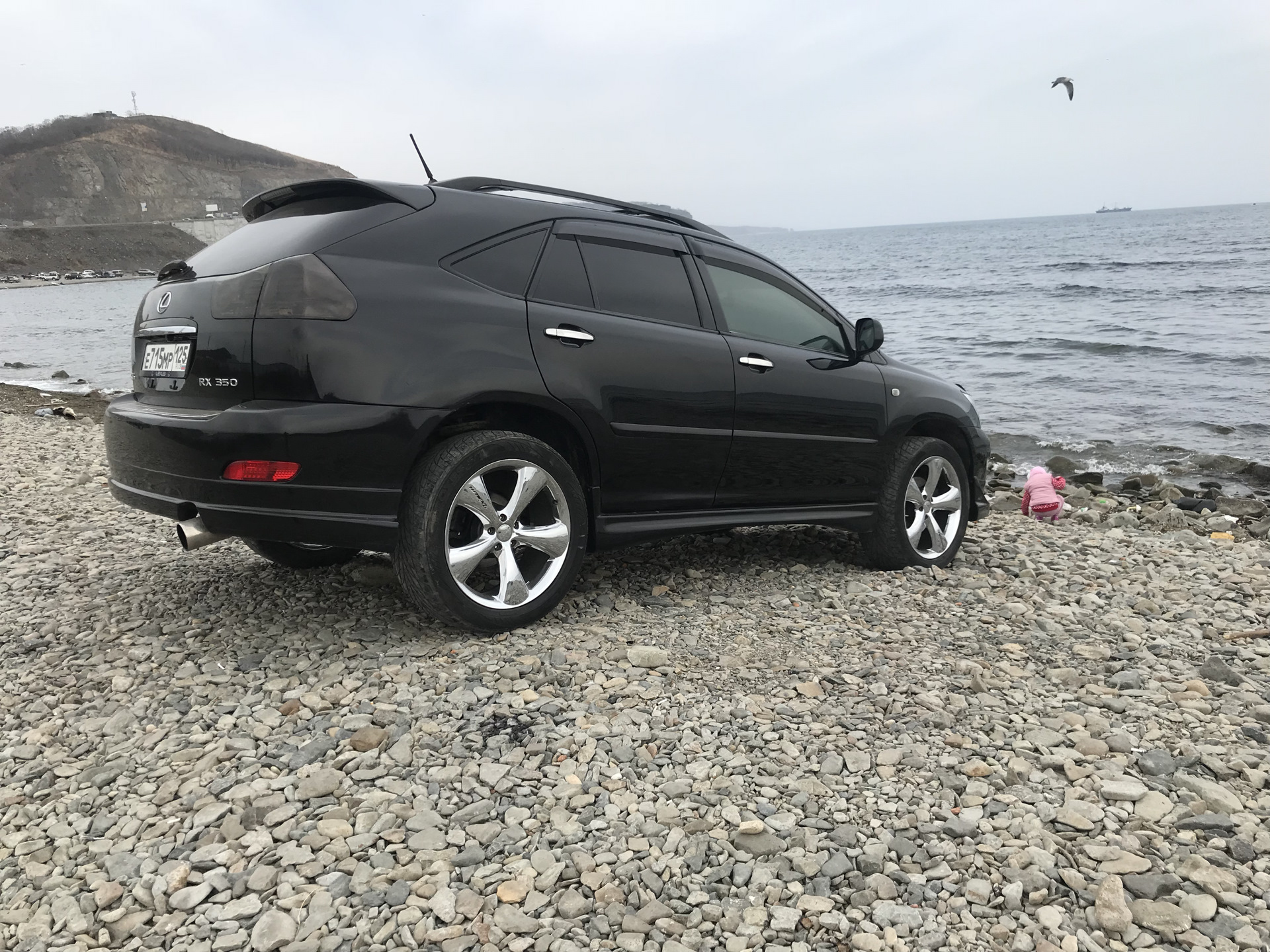 Шины тойота харриер. Lexus RX 2 r20. Lexus rx330 2005 r20. Lexus rx330 диски r20. Lexus RX 2008 r20.