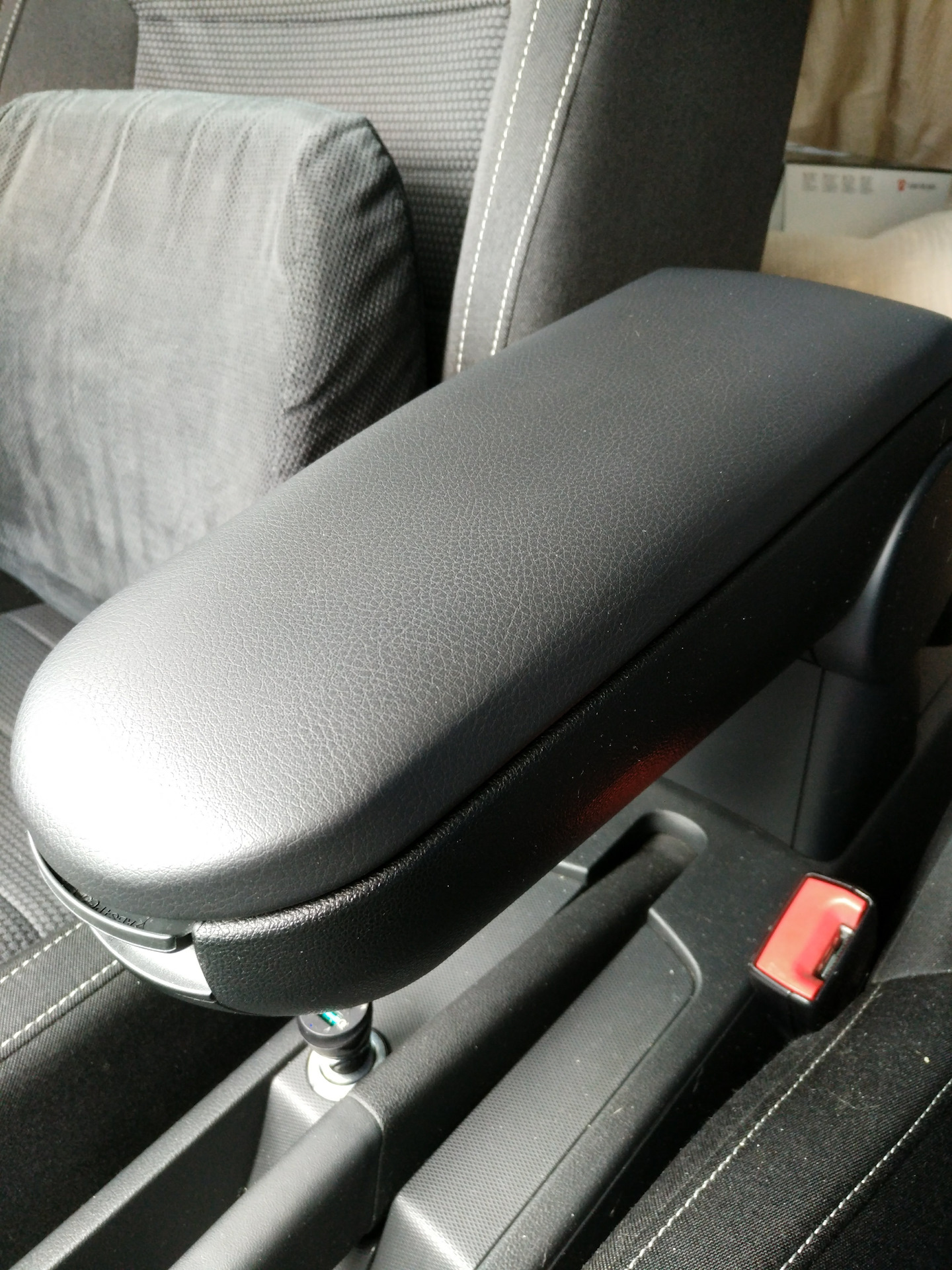 подлокотник шкода рапид 2021. подлокотник для шкода рапид 20216. подлокотник рапид 2021 салон рапид. подлокотник шкода рапид. подлокотник шкода рапид 2014.