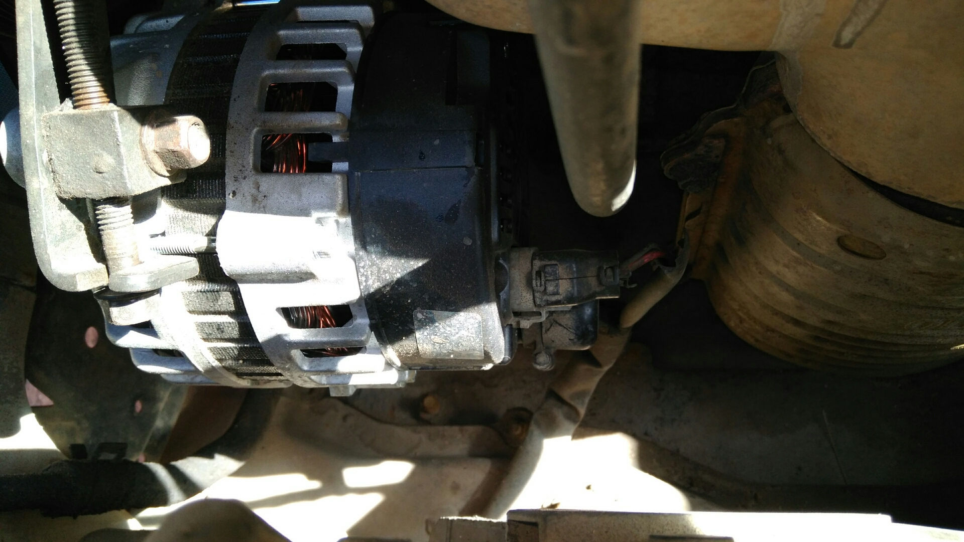 болты генератора гетц. щетки на генератор хендай элантра 2004. хендай акцент схема ремней генератора. генератор хендай соната тагаз. ремень генератора hyundai creta 1.