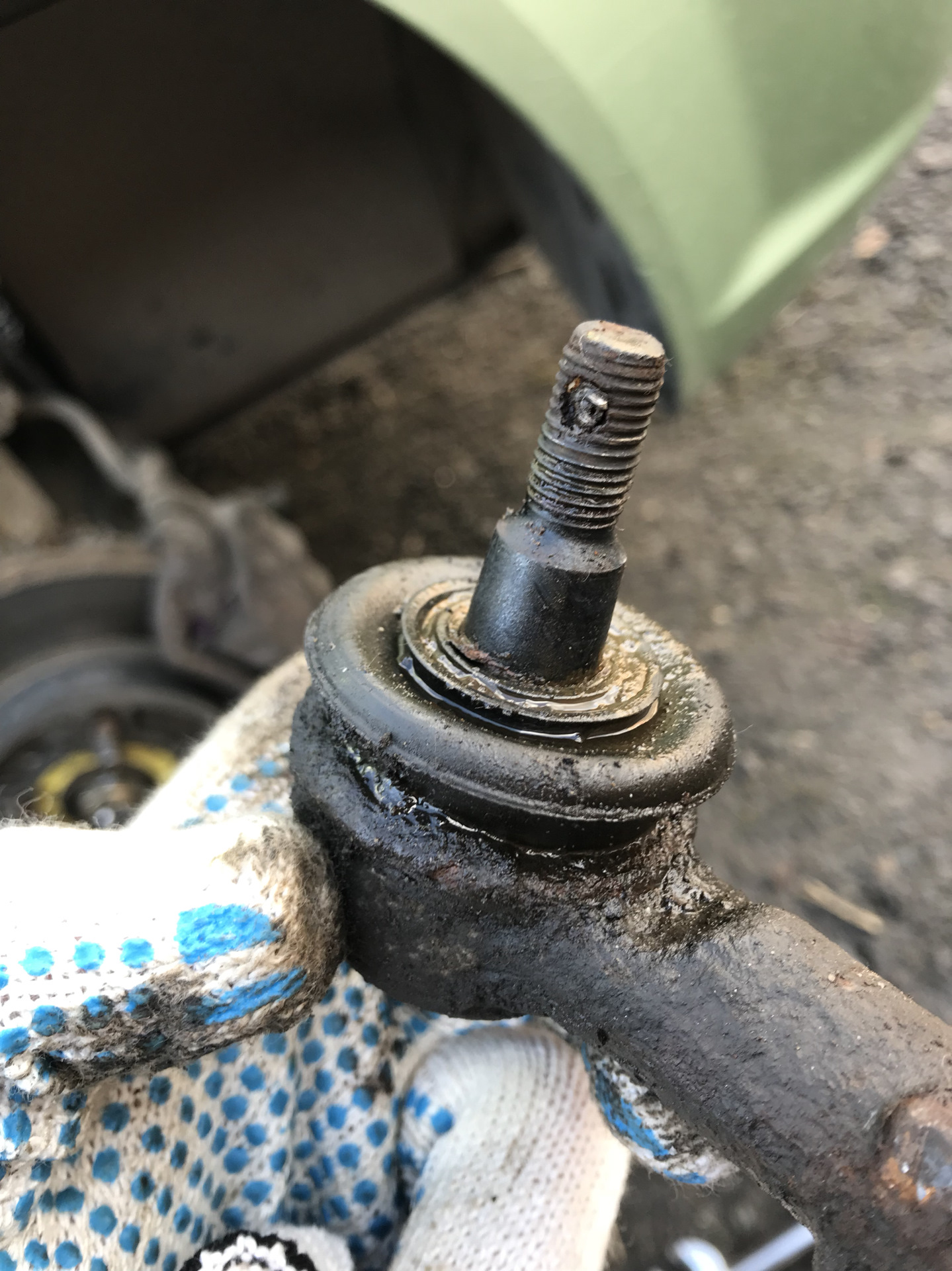 Неисправны рулевые наконечники. Наконечники рулевых тяг приора. Рулевой наконечник рав 4 2011. Неисправны рулевые наконечники. Пыльник рулевого наконечника приора.