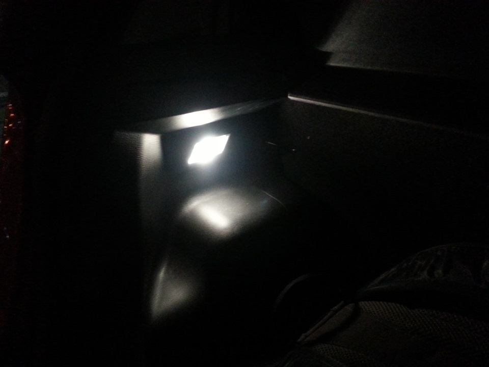 Подсветка поворотников. Лампочка заднего хода на Киа Пиканто 3. Подсветка ноздрей БМВ. Замена лампочки заднего хода на Киа Пиканто 2014 года. Огонь подсветки поворота на автомобиле BYD.