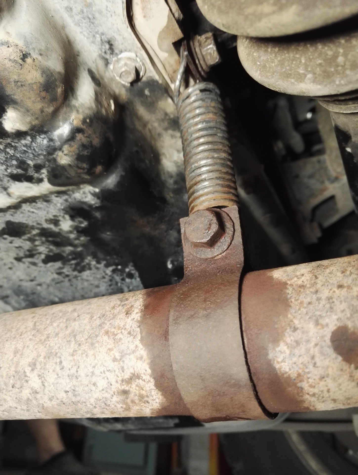 Виброизоляция лифан солано 620. Вибрация выхлопной трубы лифан солано 620. 8. Пыльник вилки сцепления lifan solano. Вибрация двигателя lifan solano.