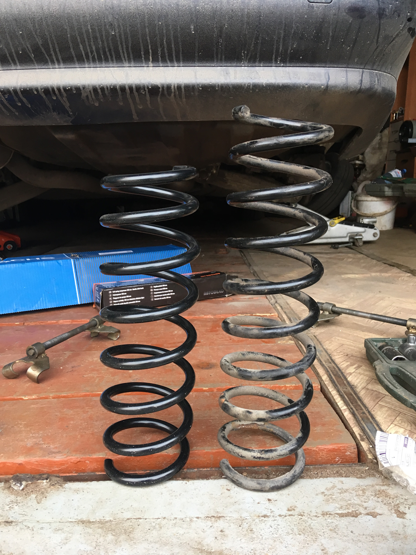 Пружины бмв е90. Пружина задняя BMW e60. Пружины BMW e39. Задние пружины на БМВ е60. Задние пружины е60 Denkerman.