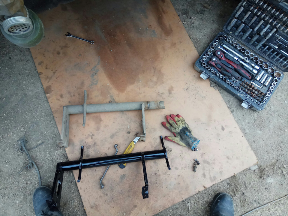 Ремонт крепления глушителя — ГАЗ Валдай, 4,7 л, 2007 года | своими ...