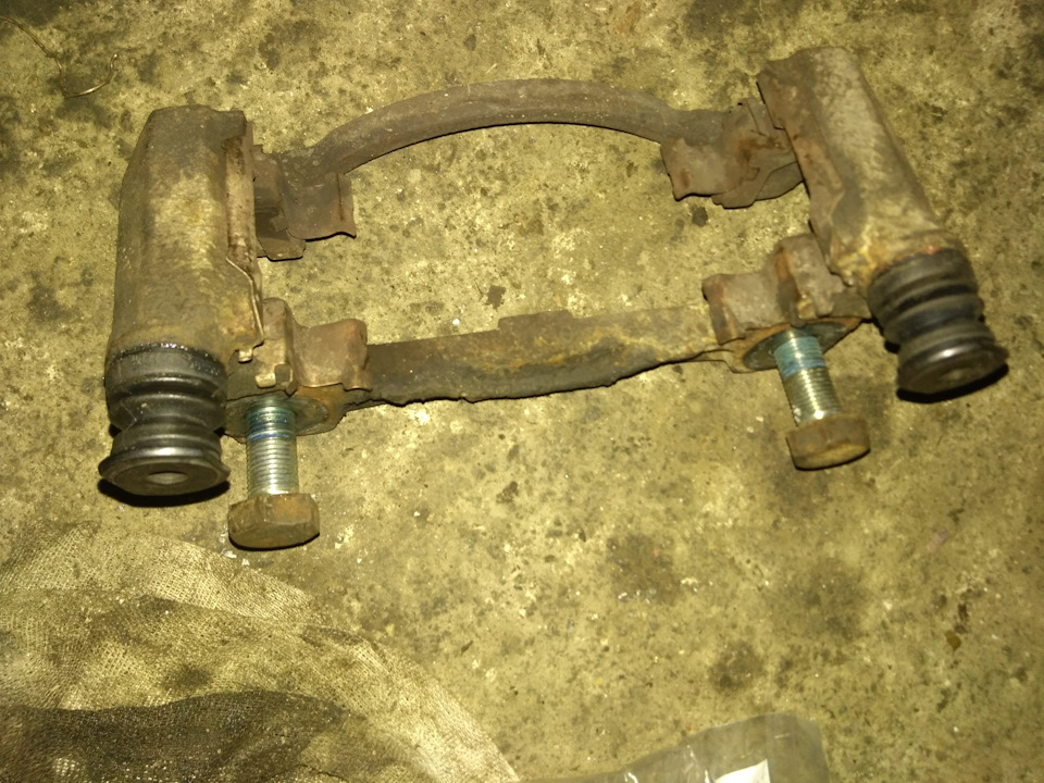 Шевроле авео Chevrolet Aveo Большой ремонт замена тормозных колодок ...