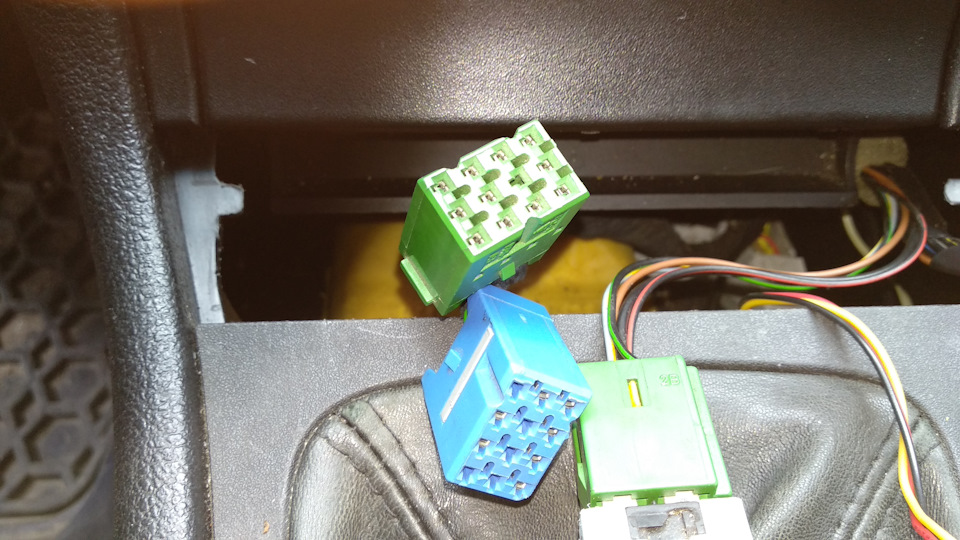 6 разъём фары. диагностический разъём опель омега б. разъем генератора опель. фишка фары на опель вектра с. разъем для сканирования опель омега б.