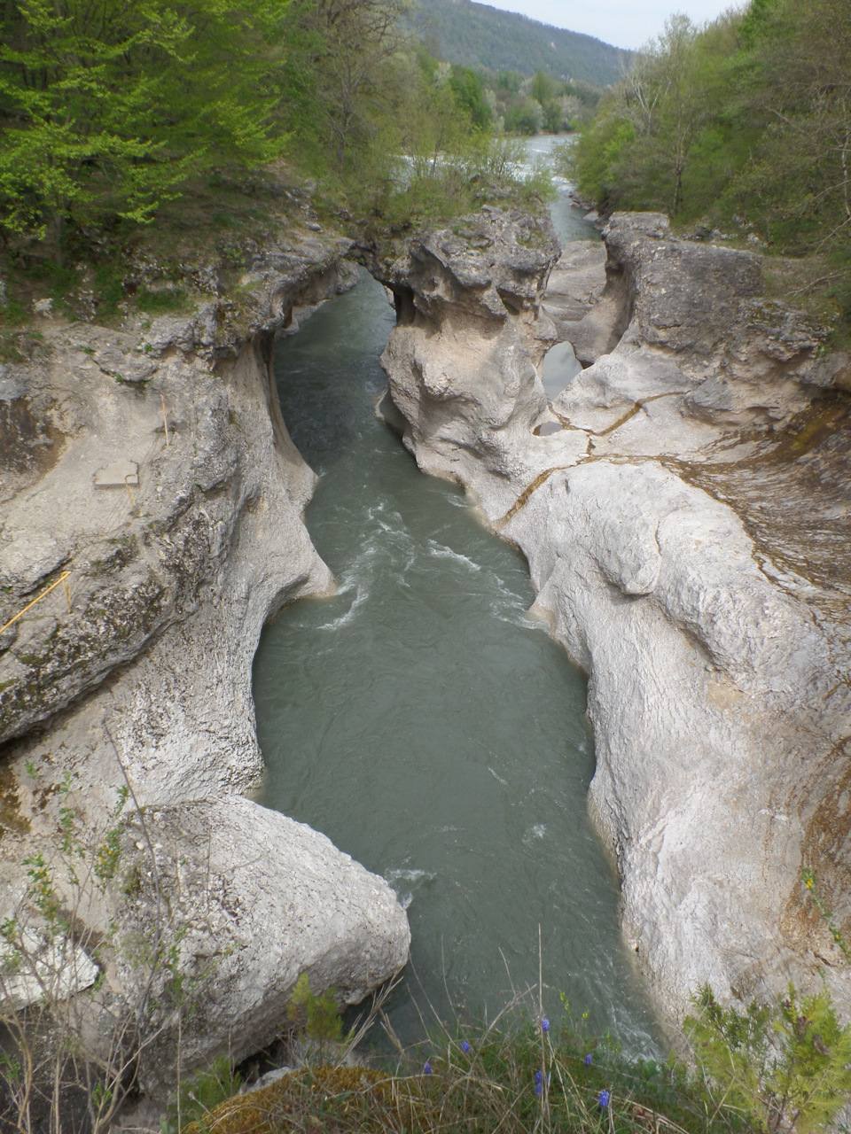 адыгея в начале апреля. каменномостский адыгея термальные источники. плато лагонаки в апреле. адыгея в апреле. адыгея в апреле фото.