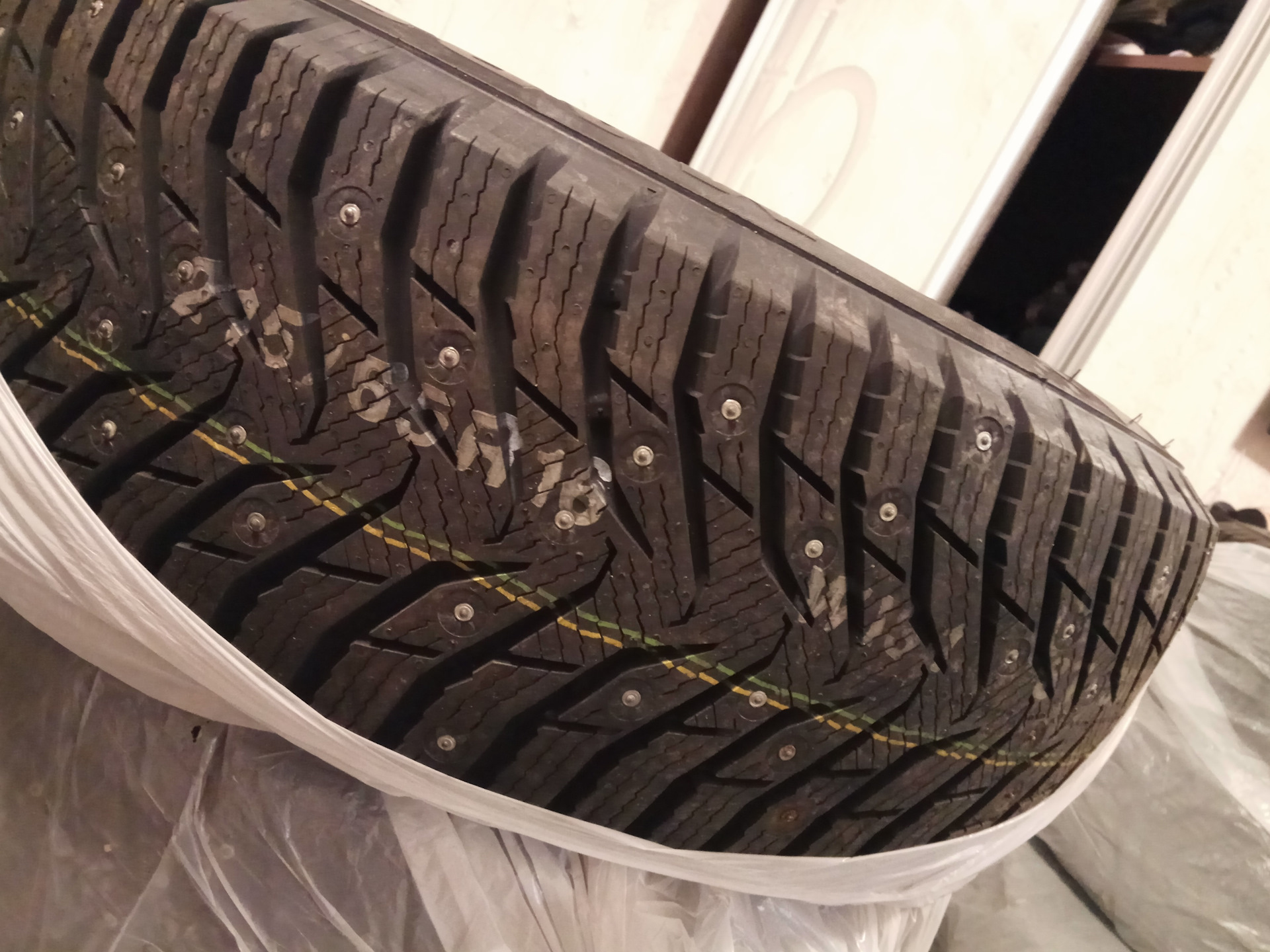 Wintercraft шины. Marshal 215/65r16 98t WINTERCRAFT Ice wi31. Маршал WINTERCRAFT Ice wi31 215/65/16. Шина Marshal WINTERCRAFT Ice wi31 215/65 r16 98t. Marshal WINTERCRAFT Ice wi31.