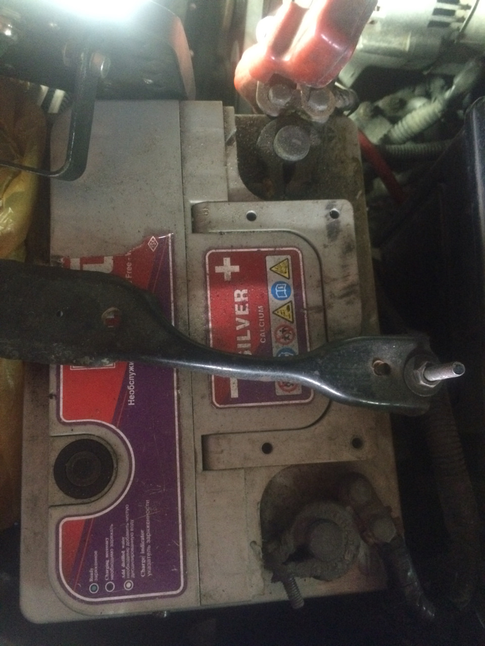 Замена клемм АКБ — Toyota Mark II (90), 4,3 л, 1994 года | своими ...