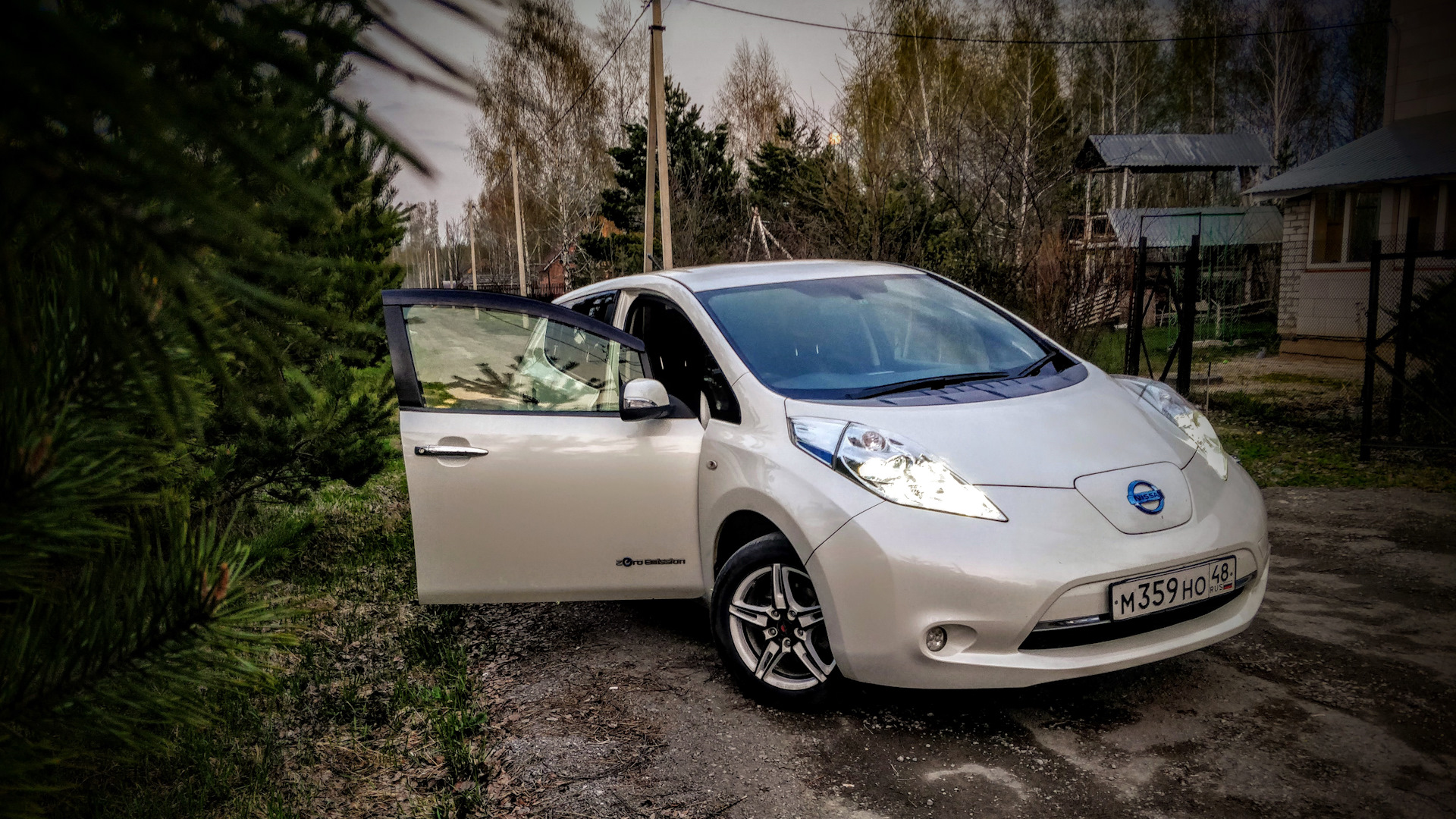 Моргает ready nissan leaf