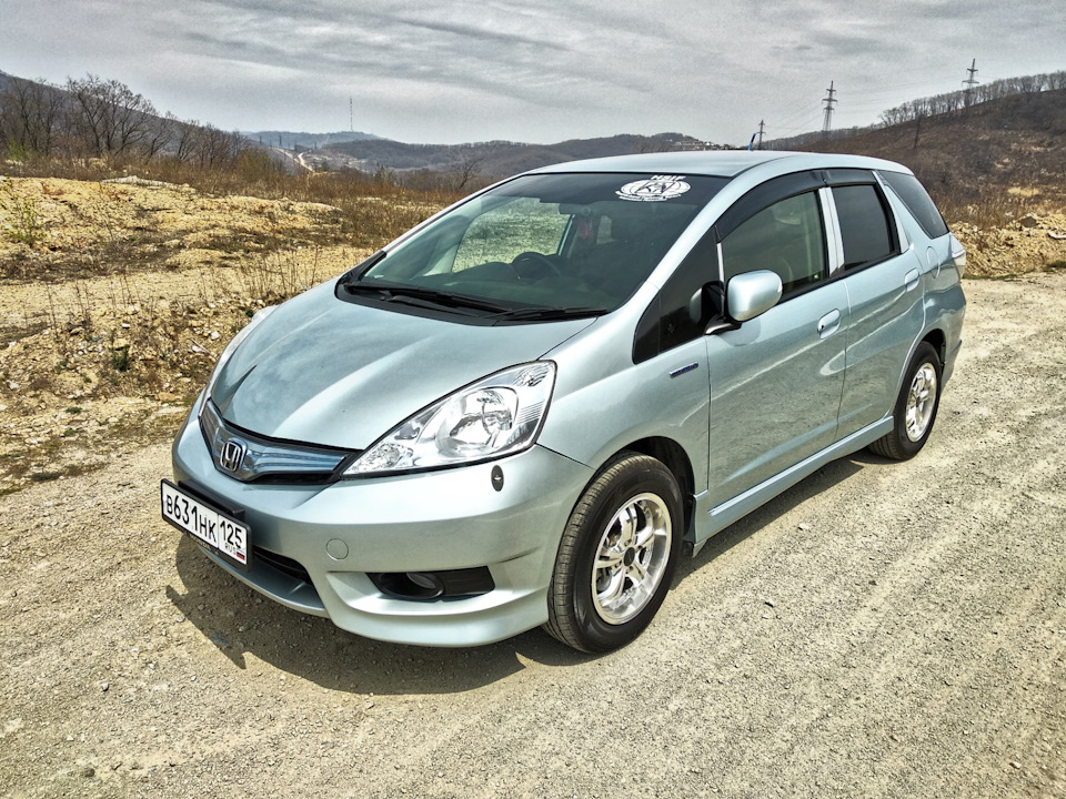 Honda fit shuttle фото