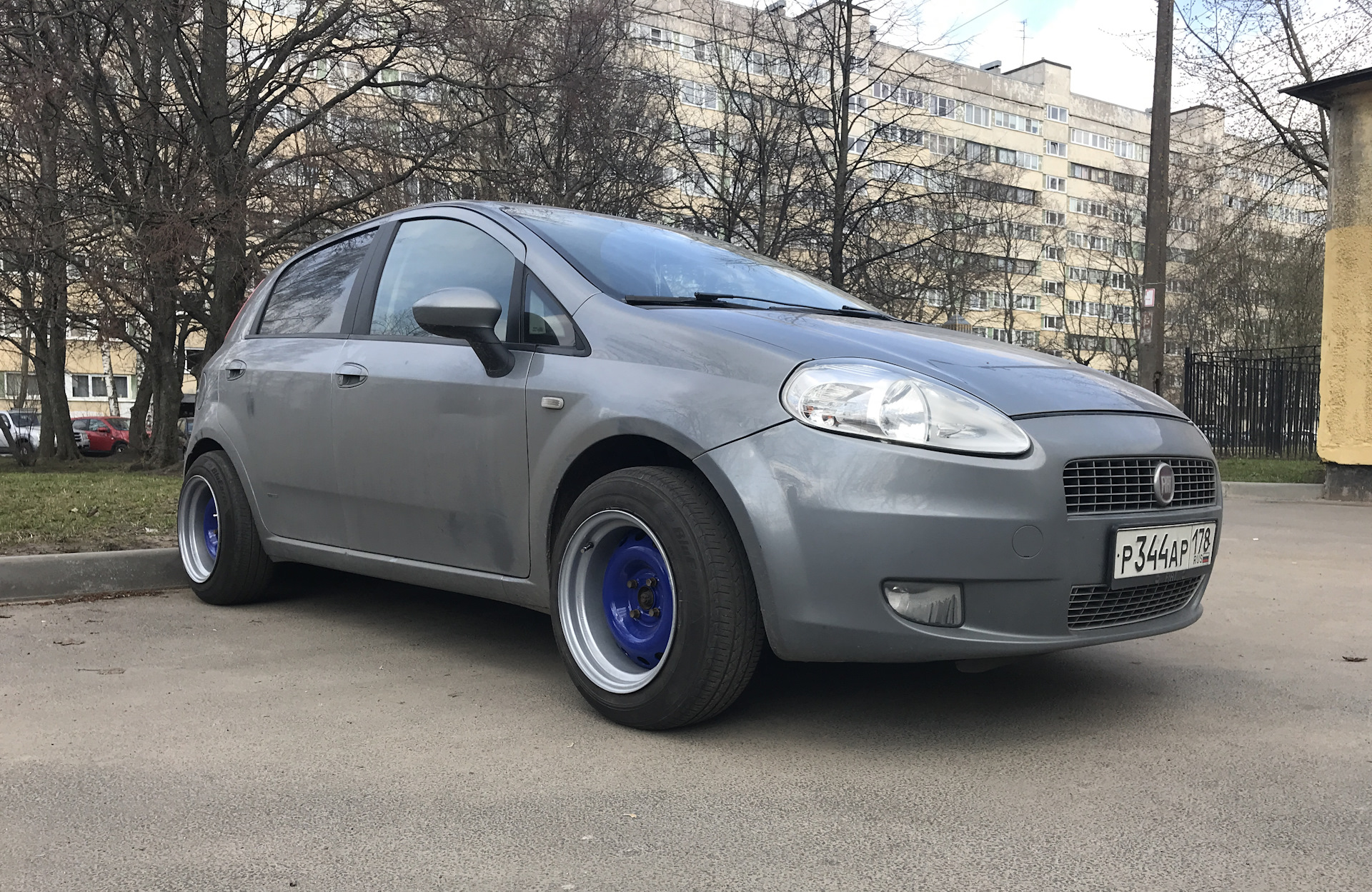 Колесо фиата. Fiat grande punto r16. Литые диски Fiat grande punto. Fiat grande punto r17. Диски Fiat punto r15.