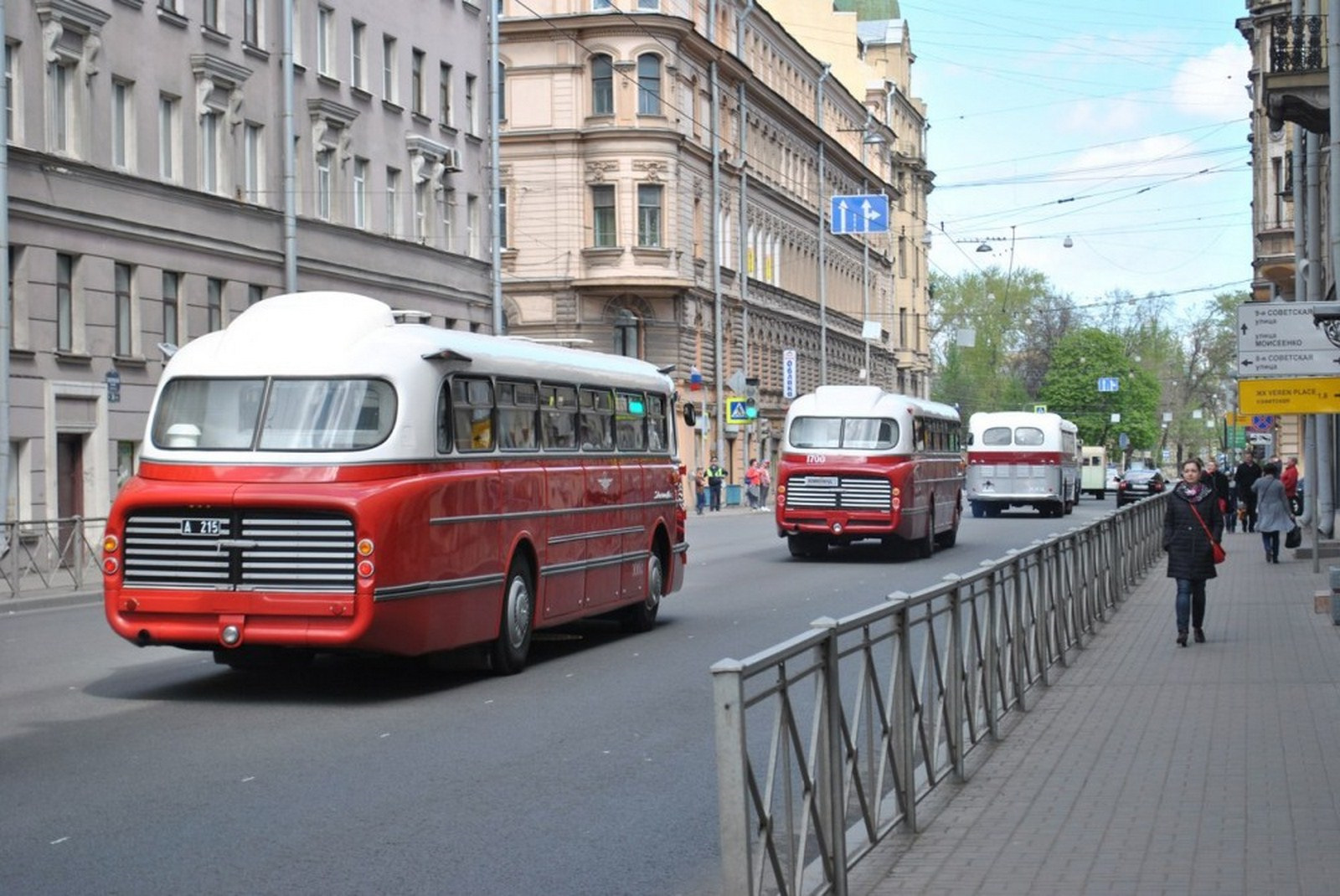 Транспорт 21. Петербургский музей автобусов. Музеи Питер автобусов. Ретробас Петербург. Парад автобусов в СПБ.