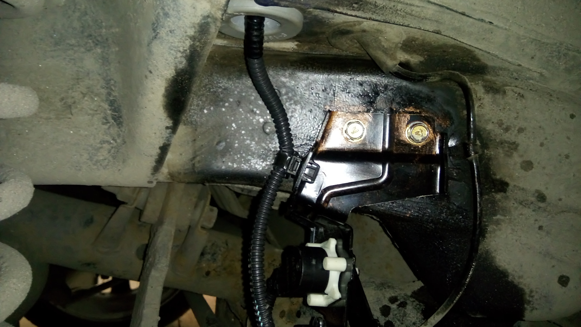 схема установки датчиков давления колеса. какой датчик крепится на. датчик температуры охлаждающей жидкости двигателя устройство. датчики системы инжектора: температуры ож. датчик вибрации ваз 2114.