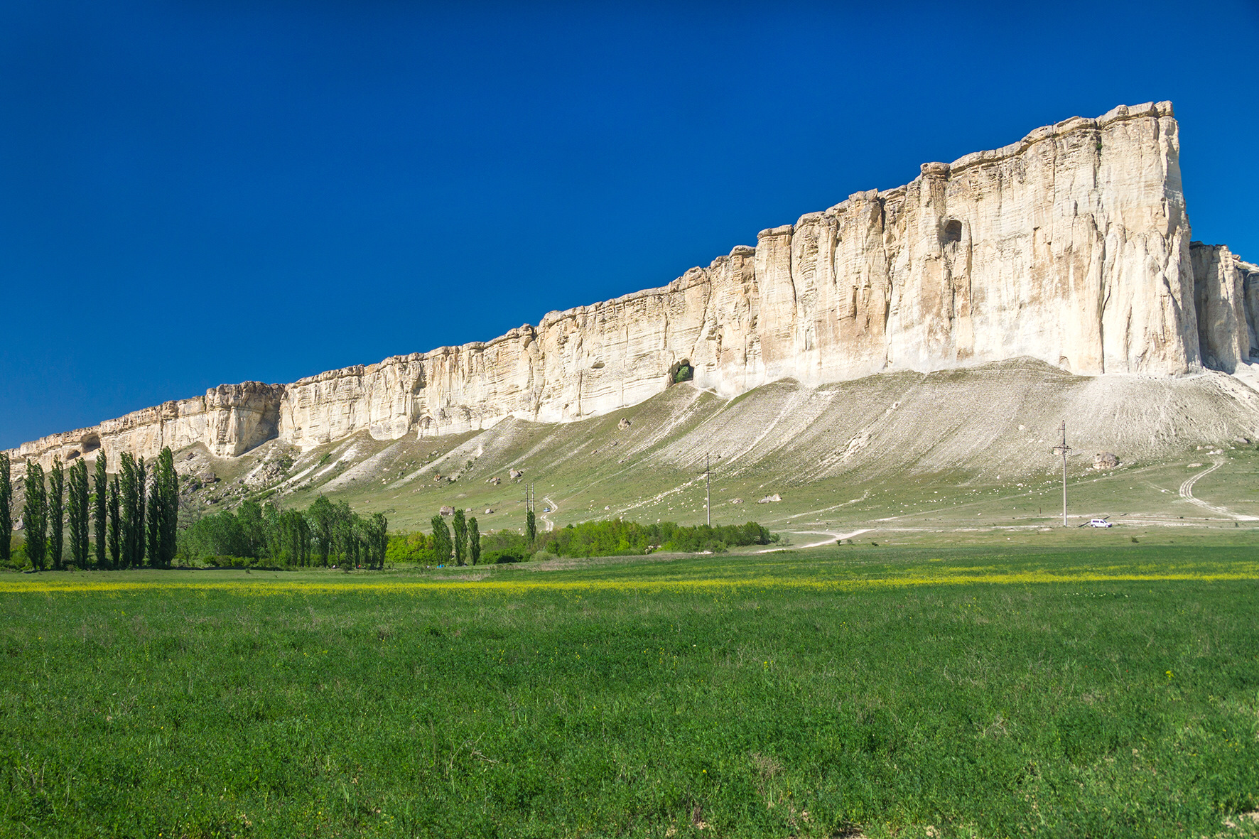 Бела в крыму. Белая скала АК-Кая Крым. Белая скала Белогорск. Горный массив АК-Кая (белая скала). Белая скала (АК Кая, Белогорье ).