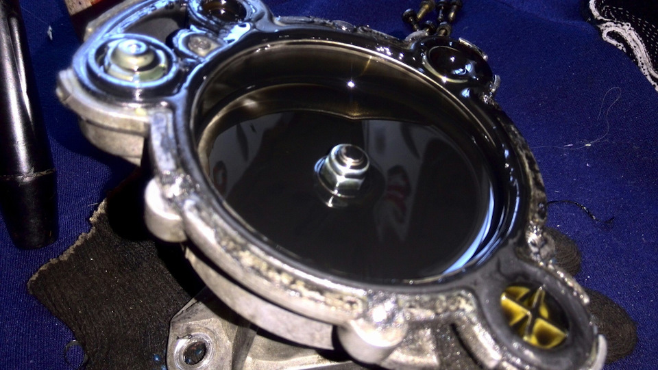 Неисправность вакуумного насоса. — Volvo 760, 2,4 л., 1988 года ...