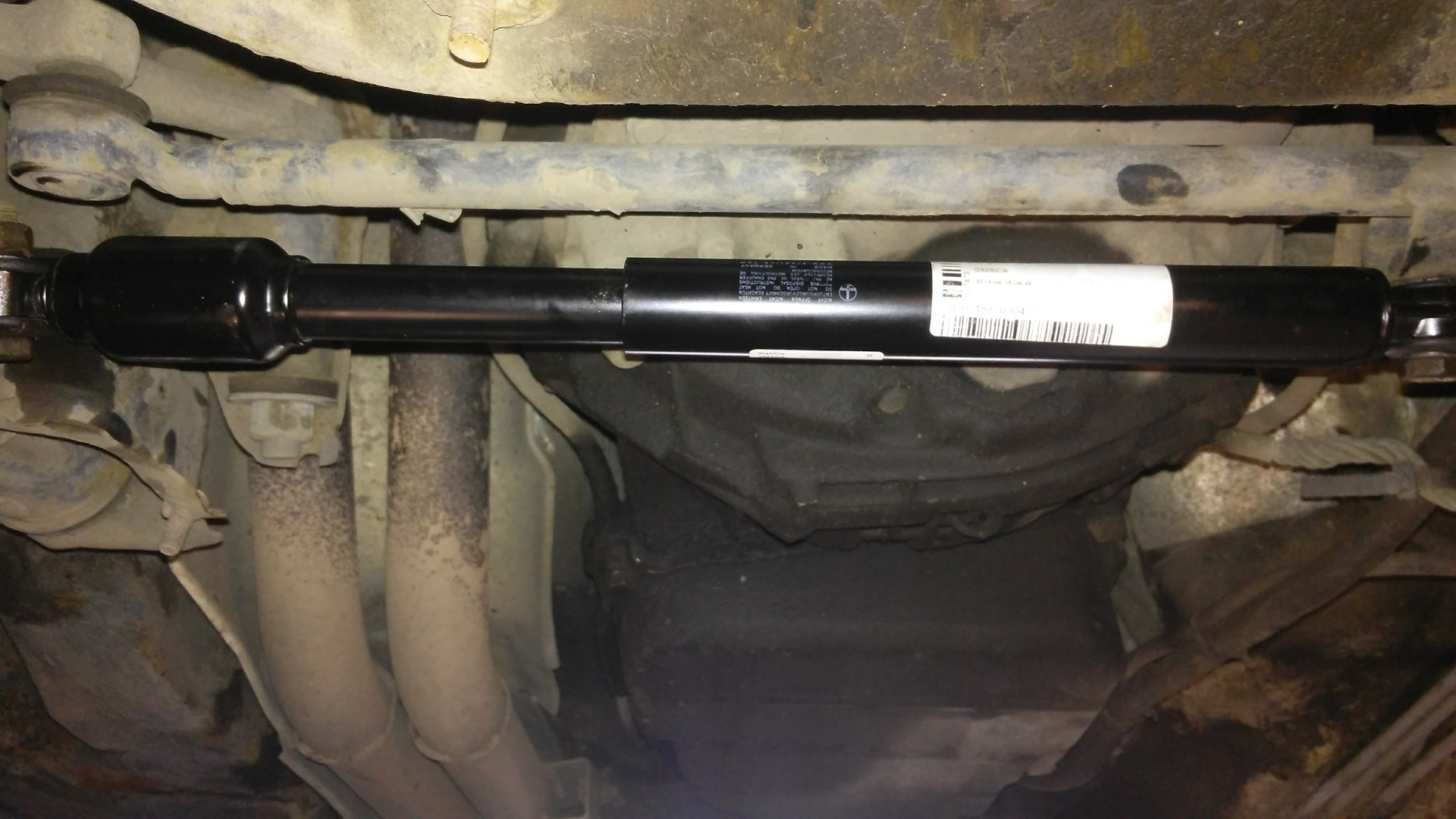 116. Поменял рулевой амортизатор — Mercedes-Benz E-class (W124), 2,2 л ...