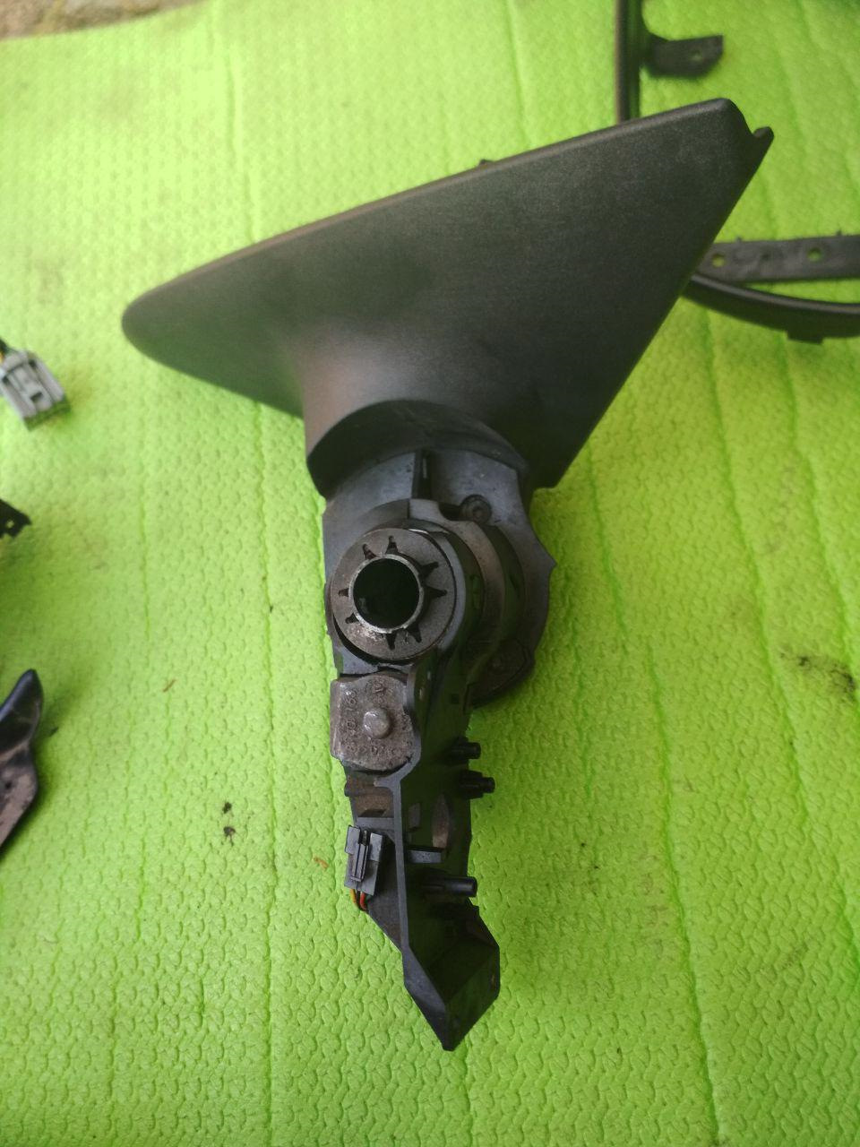 Мондео 3 складывание зеркал. Механизм складывания зеркал форд фьюжн. Форд мондео 3 складывание зеркал. Кнопка складывания зеркал форд фокус 2. Выключения автоскладывание зеркал форд фокус 2.