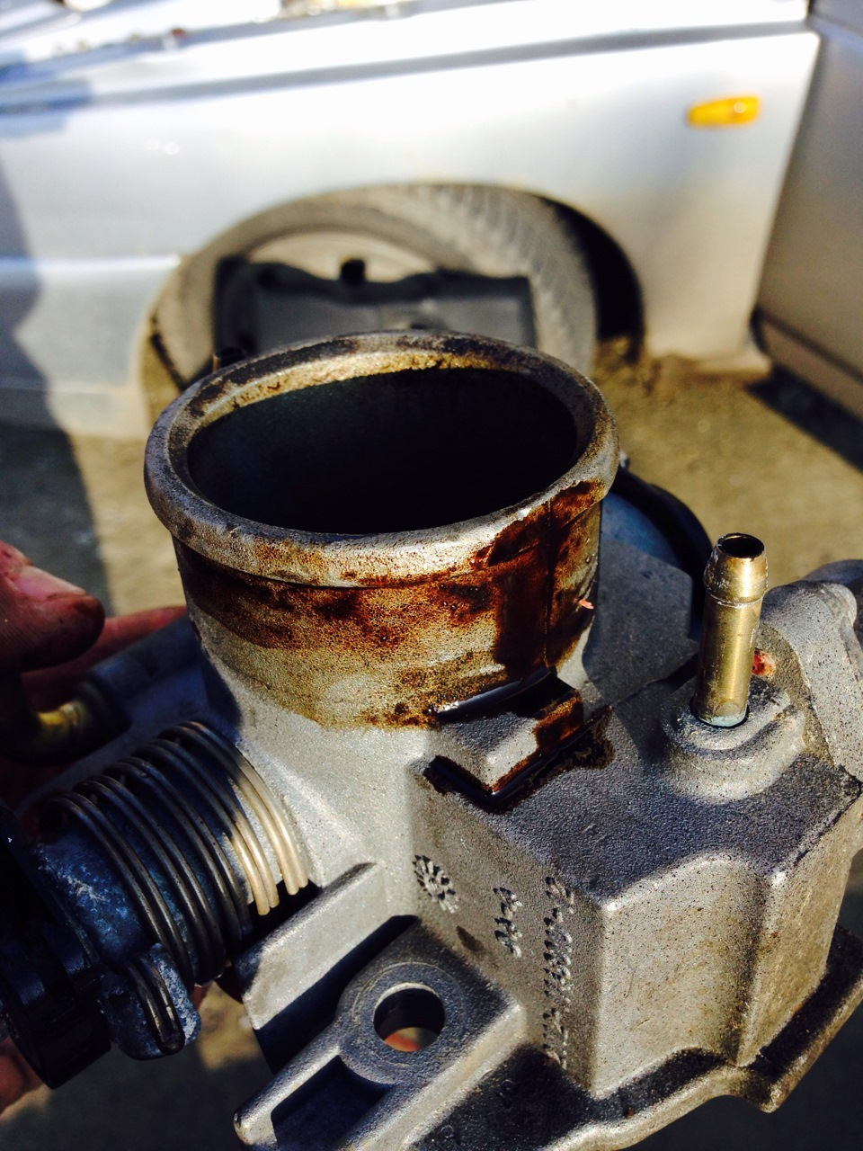 Дроссельная заслонка 2110 8 клапанов. Дроссель узел ваз 2110 инжектор. Дроссельная заслонка ваз 2110 8 клапанов. Дроссельная заслонка 2110 8 клапанов. Дроссельная заслонка ваз 2110.