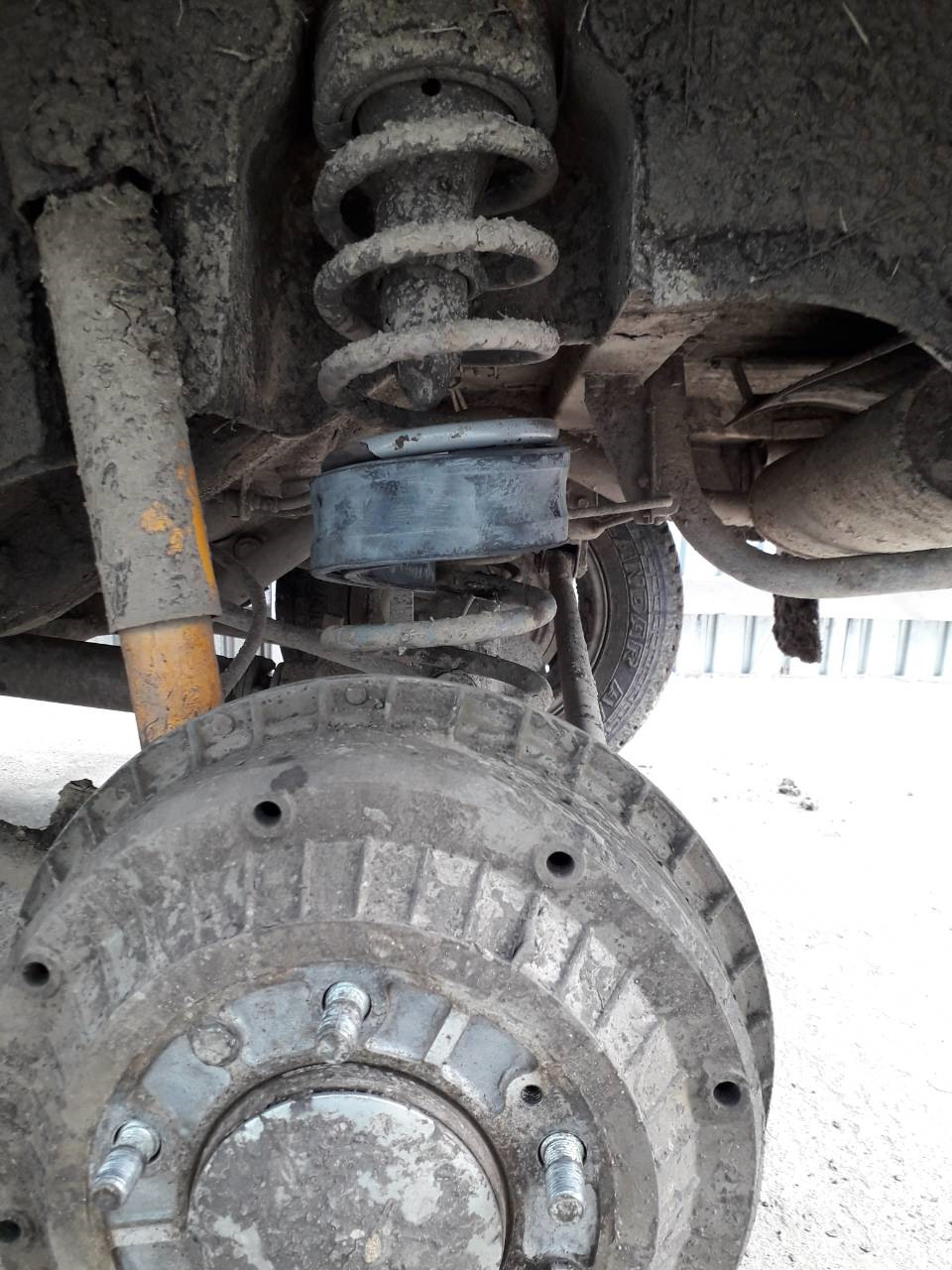 Установка Проставок межвитковых на пружины — Lada 4x4 5D, 1,7 л, 2011 ...