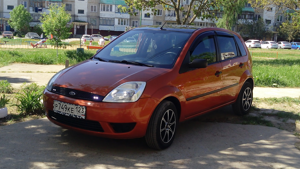 Не закрывается капот. — Ford Fiesta (Mk V), 1,3 л, 2004 года | своими ...