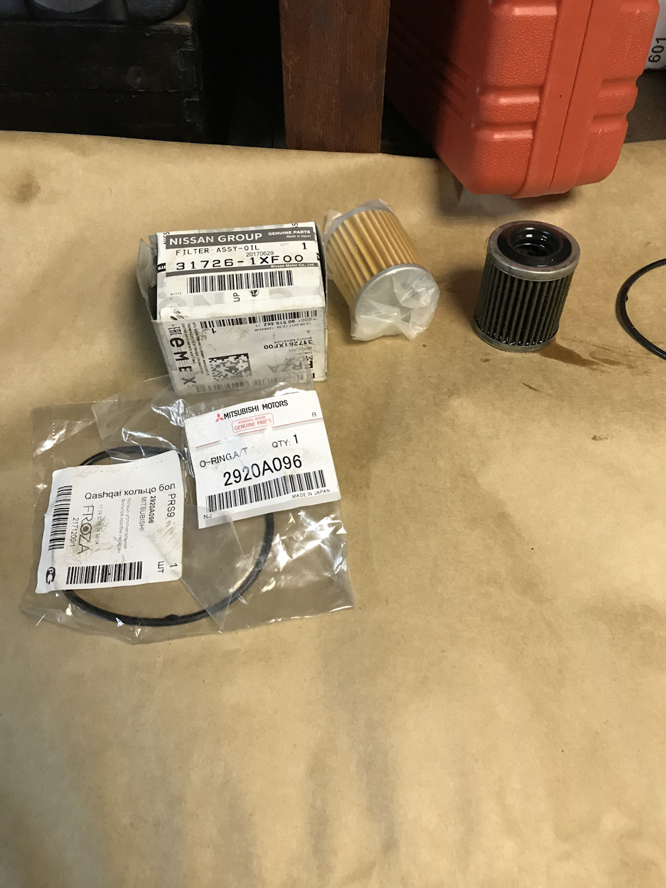 Фото в бортжурнале Nissan Qashqai (1G). Запчасти на фото: 317261XF00, 2920A096